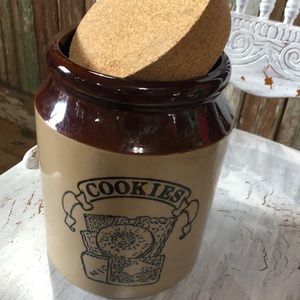 1985 Pearson brown crock cookie jar of chesterfield England